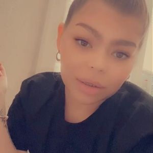 Meet your Posher, Marie